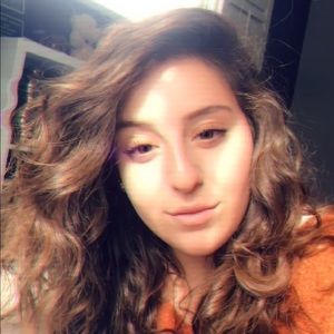 Meet your Posher, Carly